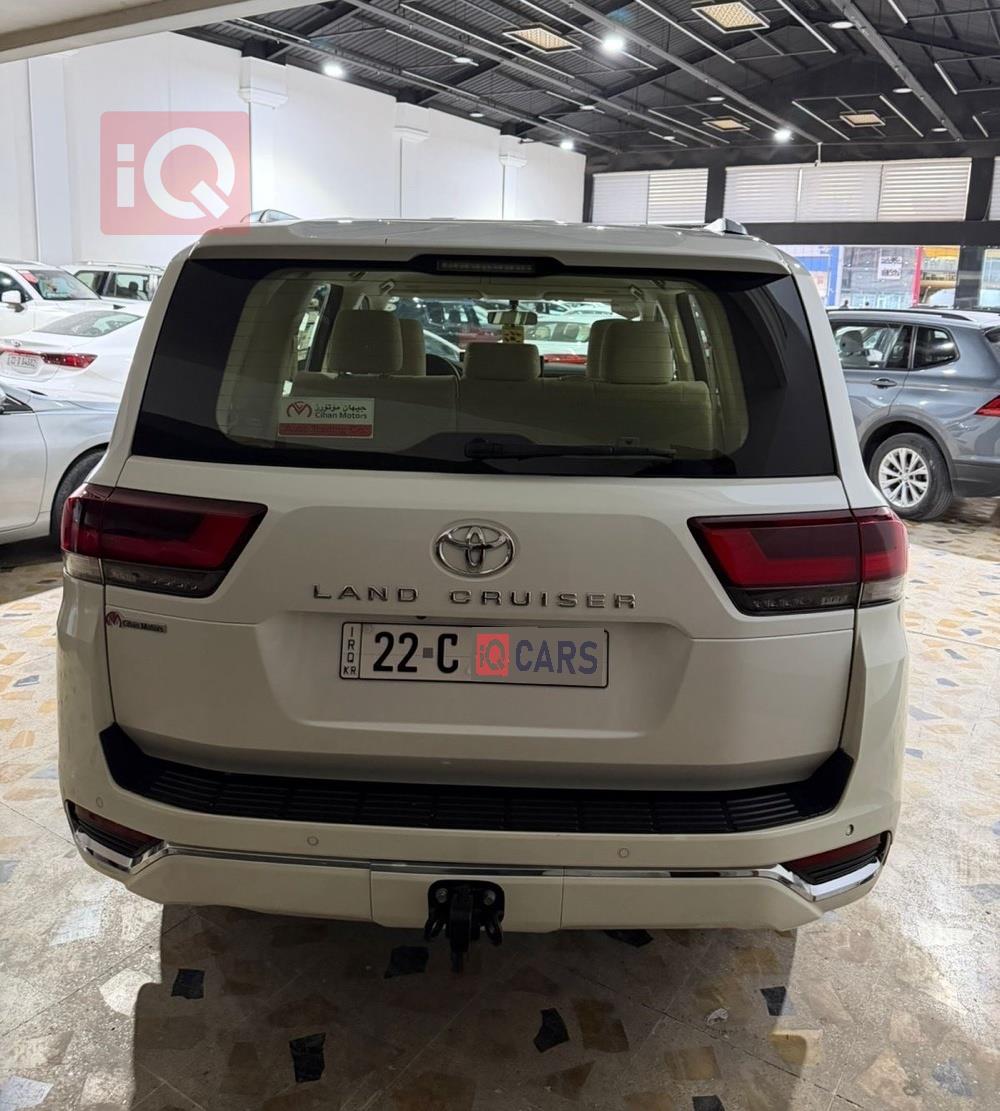 تۆیۆتا لاند کروزەر